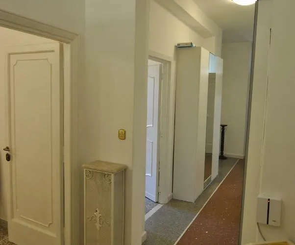 Affittacamere Tourist House 2 *